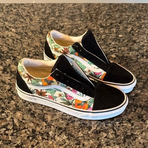Vans multi tropic Black and Floral Canvas Sneakers EUC 8.5 - Picture 2 of 15